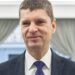 The deputy minister talked about teachers’ salaries. But he confused net with gross incomes